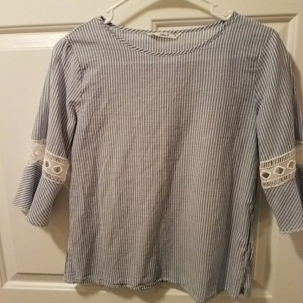 Blue striped blouse with peplum 3/4 sleeves